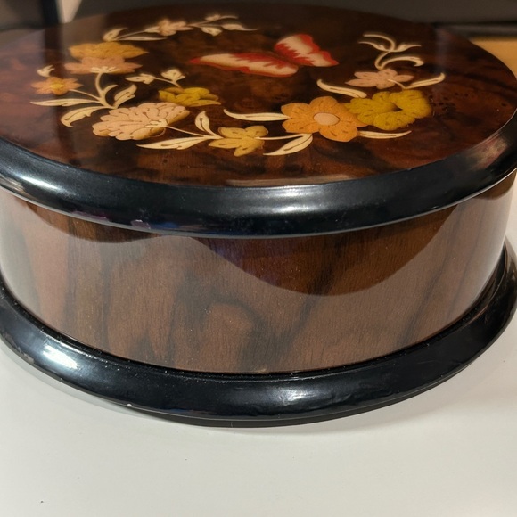 Reuge Music Box The Four Seasons Summer Butterfly Floral Inlaid Wood - Picture 13 of 16